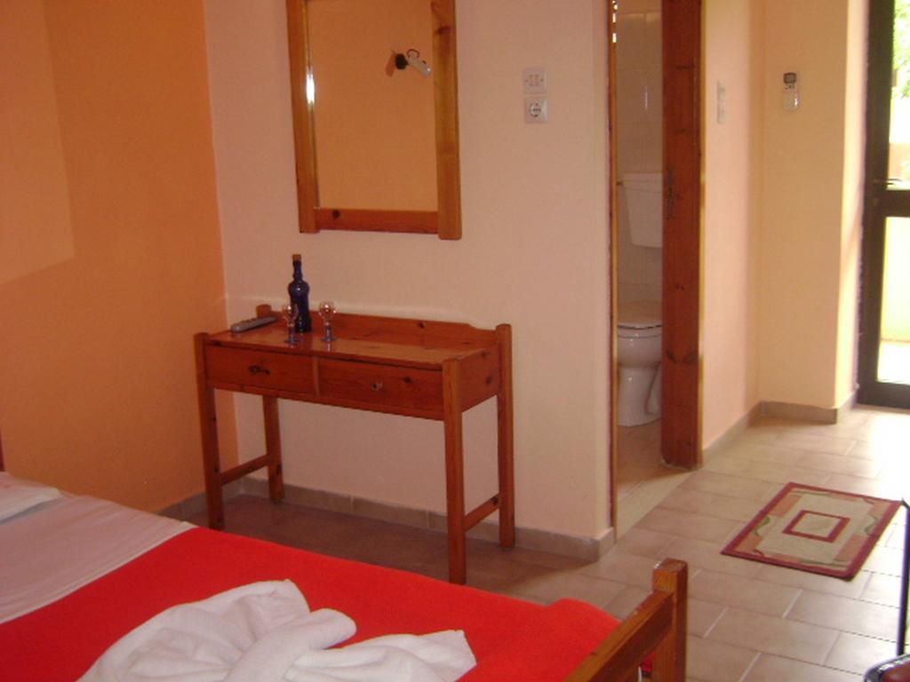 Adonis Beach Hotel Heraklion  ภายนอก รูปภาพ