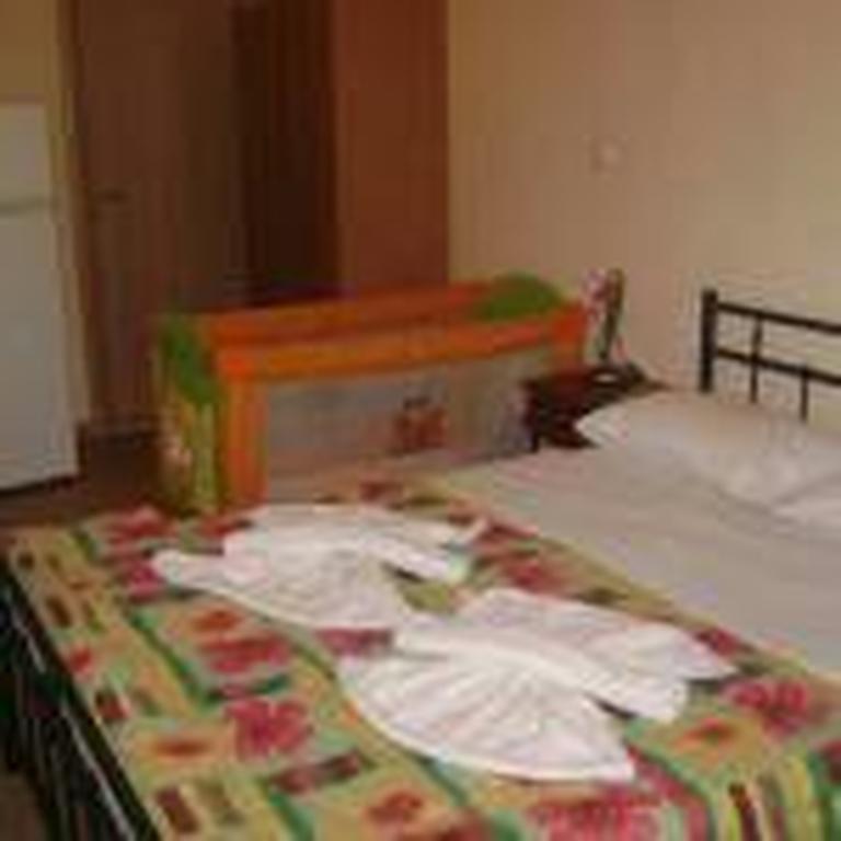 Adonis Beach Hotel Heraklion  ภายนอก รูปภาพ
