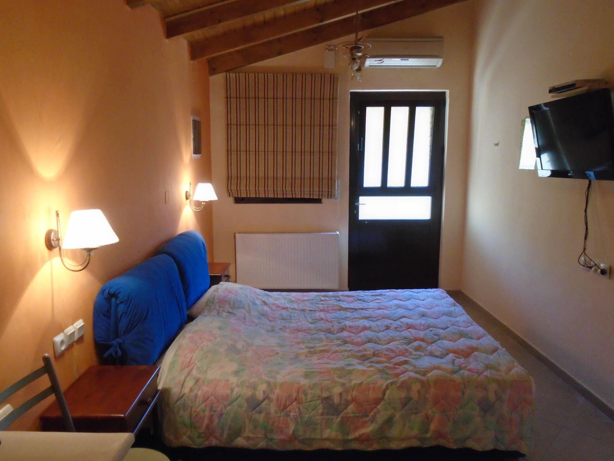 Adonis Beach Hotel Heraklion  ภายนอก รูปภาพ