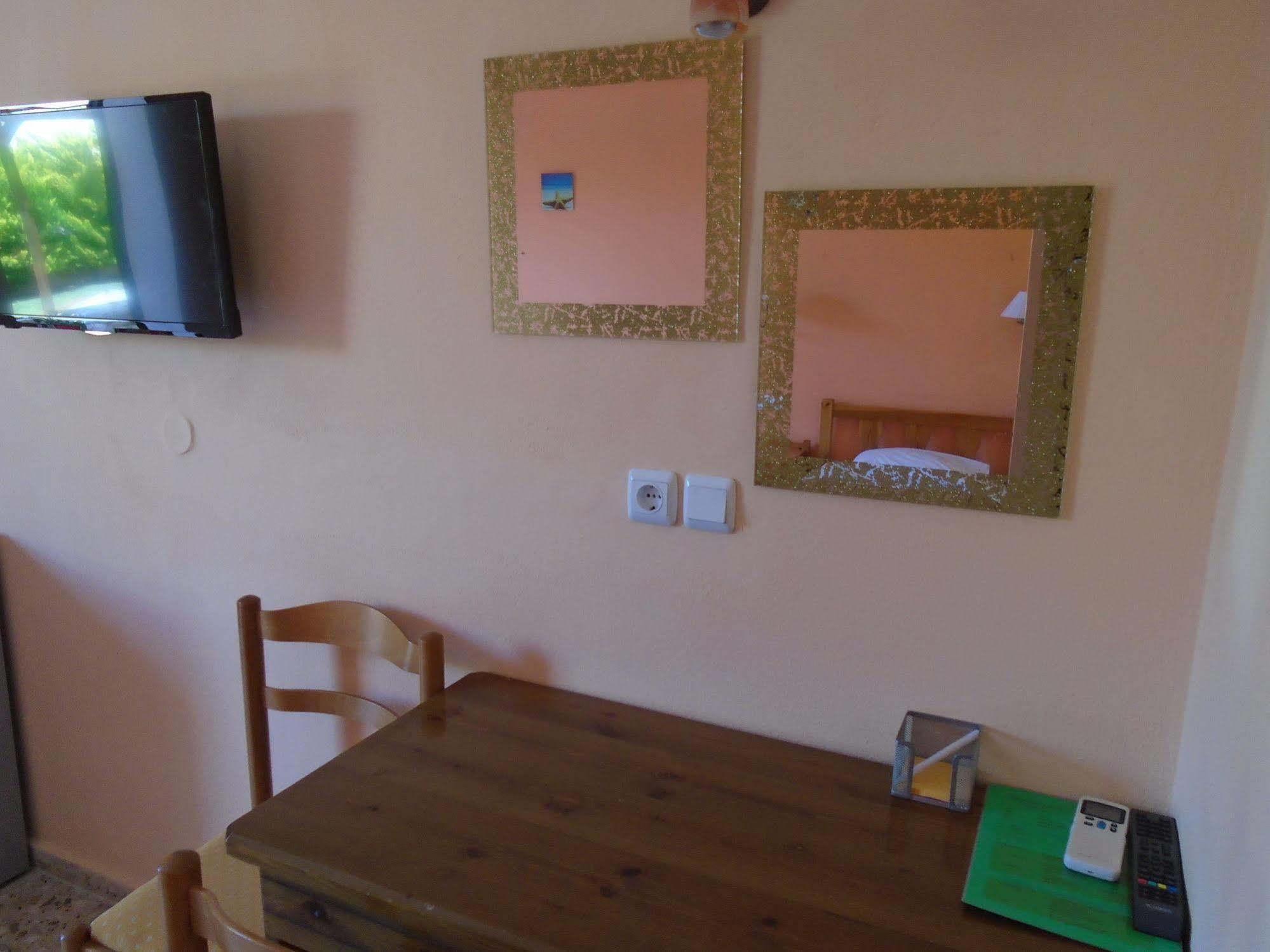 Adonis Beach Hotel Heraklion  ภายนอก รูปภาพ
